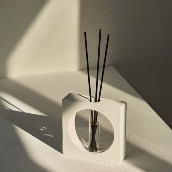 Modern Geometric Scent Diffuser with Black Reeds